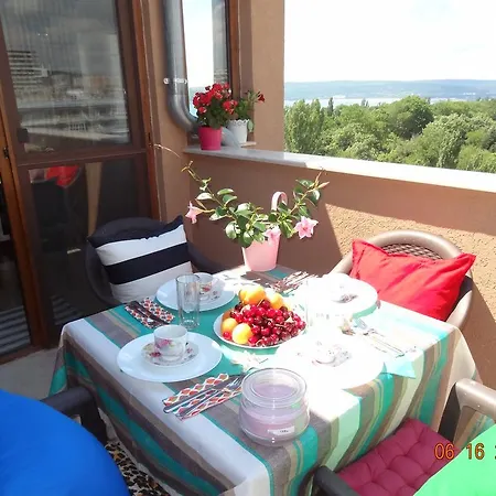 Apartment Sea View Chayka Varna